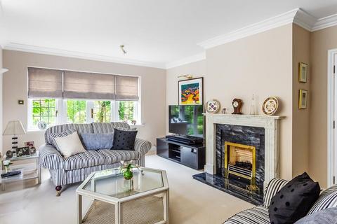 2 The Limes, Leatherhead, KT22 8NH