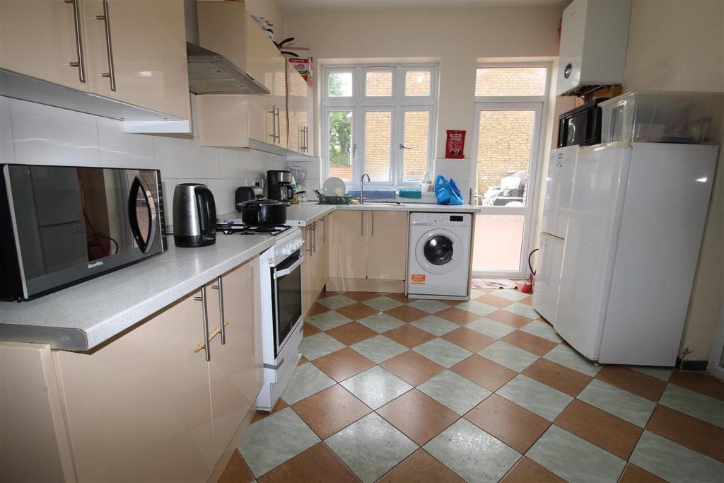 House in London - View 2