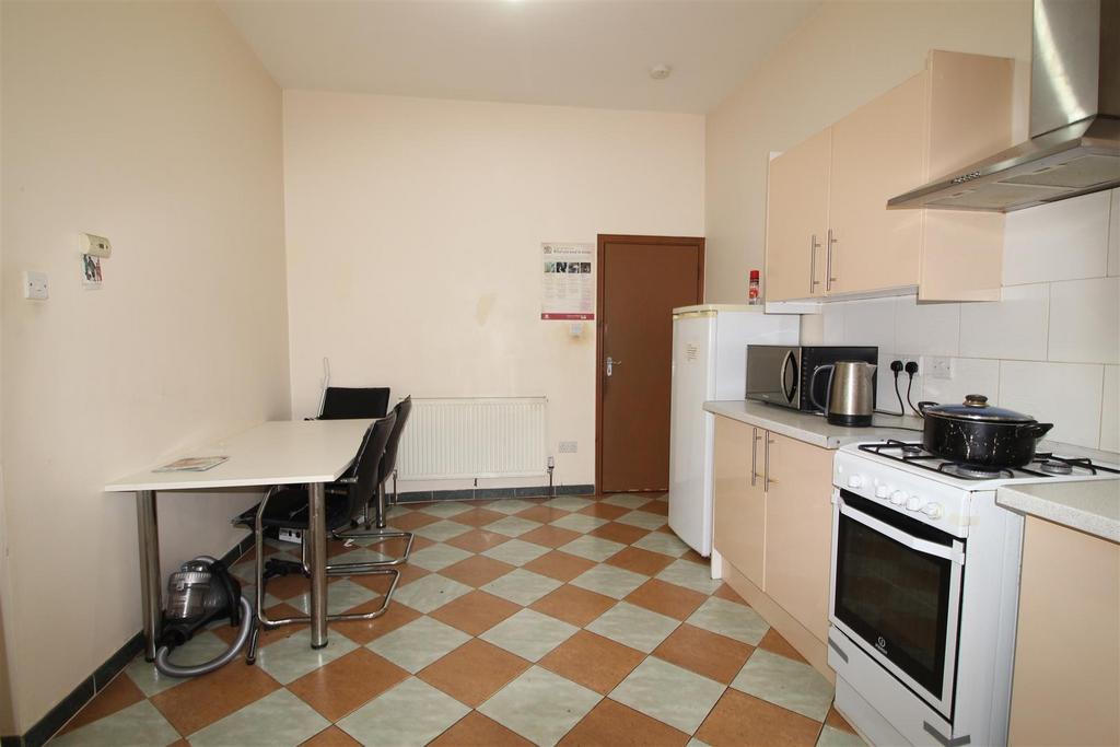 House in London - View 5