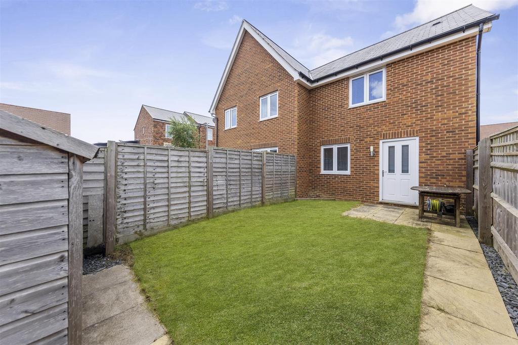 8 Simford Way Web05.jpg