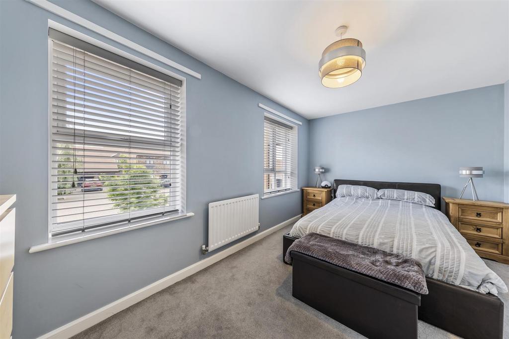 8 Simford Way Web15.jpg