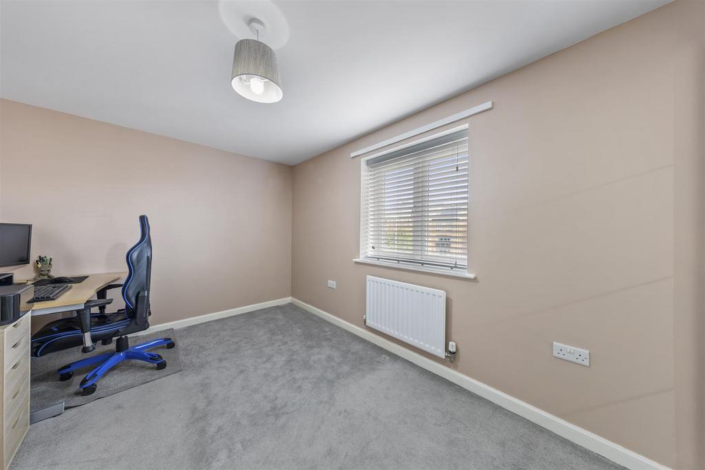 8 Simford Way Web18.jpg