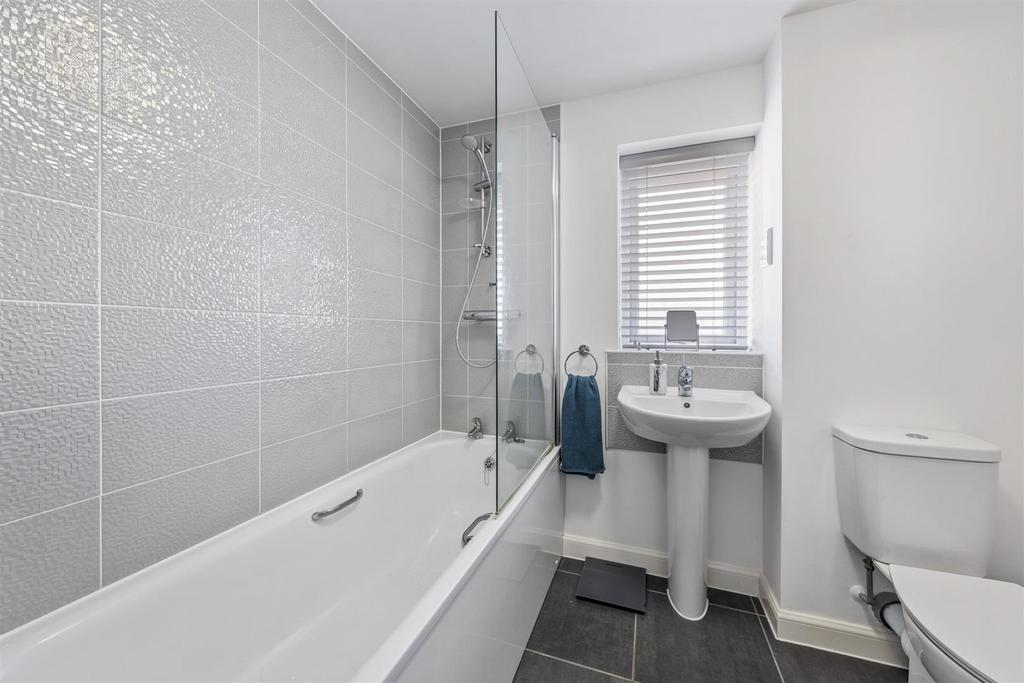 8 Simford Way Web17.jpg