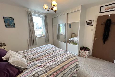 2 bedroom flat for sale, St. Martins Avenue, Scarborough