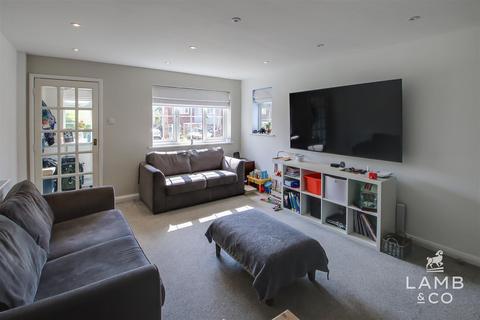 3 bedroom semi-detached house for sale, Farmleigh Avenue, Clacton-On-Sea CO15