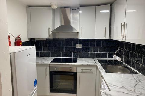 1 bedroom flat to rent, Chippenham Road, London