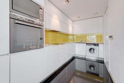 3 bedroom apartment for sale, Drake House, St. George Wharf, London