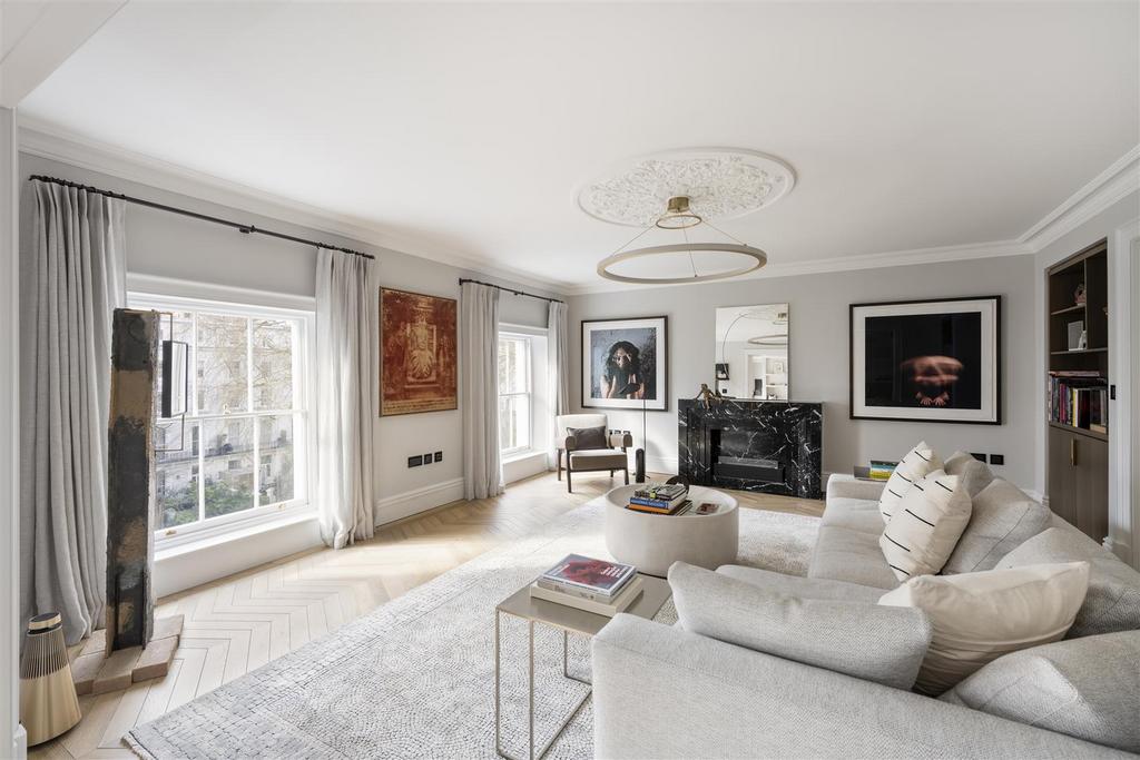 Leinster Square, Notting Hill, W2 3 bed apartment to rent £28,167 pcm