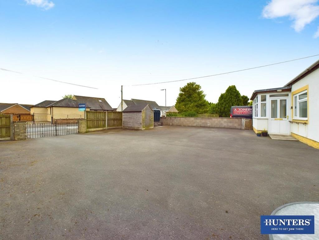 Driveway/Parking