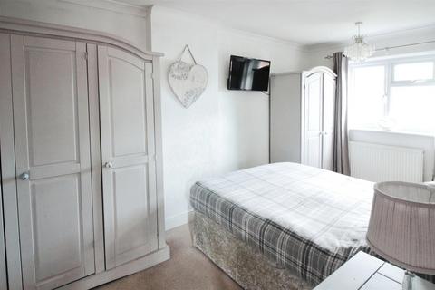 3 bedroom semi-detached house for sale, North Lane, Leeds LS26