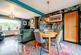 Lounge/Dining Area