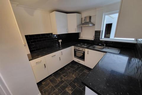 4 bedroom terraced house to rent, Novers Crescent, Bristol BS4