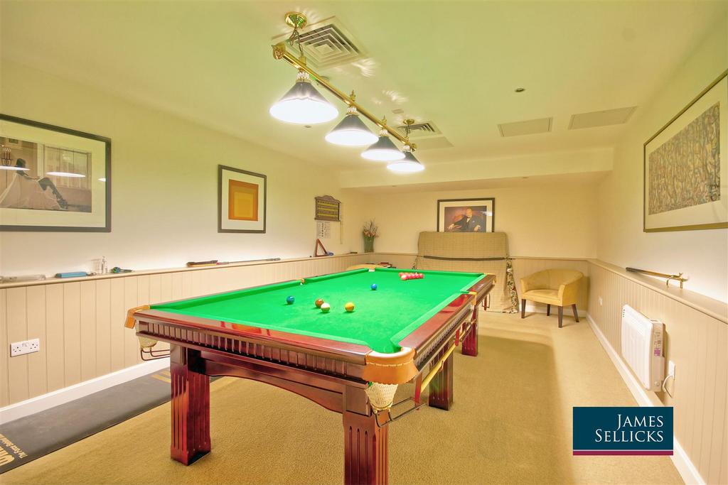 Residents snooker room