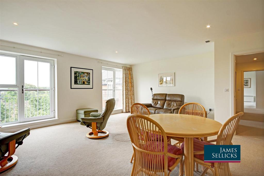 Sitting dining room