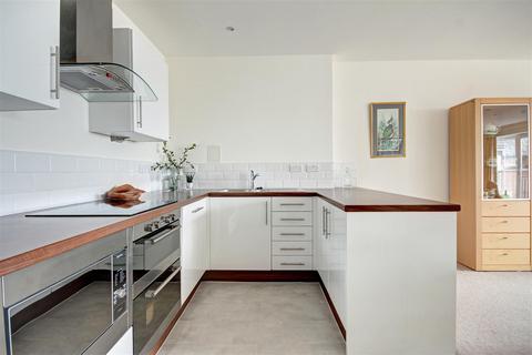 2 bedroom retirement property for sale, Avon House, Welland Place, Market Harborough