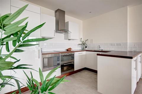 2 bedroom retirement property for sale, Avon House, Welland Place, Market Harborough
