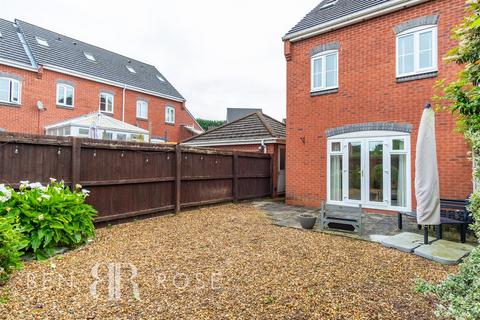 3 bedroom semi-detached house for sale, Redwing Drive, Chorley