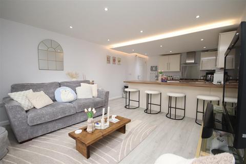 1 Morris Walk, Dartford, DA1 5GP