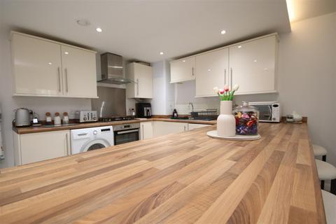 1 Morris Walk, Dartford, DA1 5GP