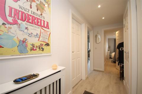 1 Morris Walk, Dartford, DA1 5GP