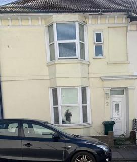 2 bedroom terraced house to rent, St Leonards Road