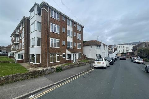 2 bedroom flat to rent, Park Crescent, Rottingdean, Brighton