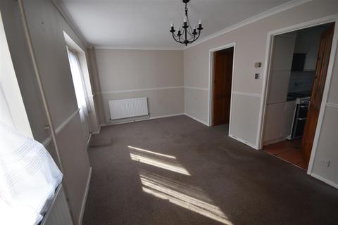 2 bedroom house to rent, Hughes Stanton Way, Manningtree CO11
