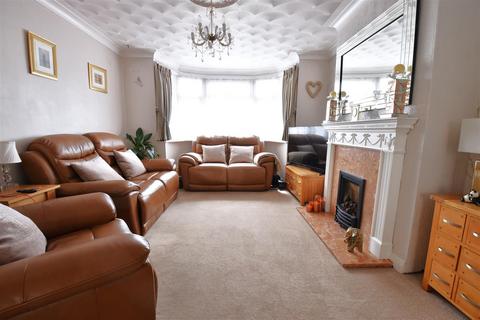 218 Belmont Road, Erith, DA8 1LG