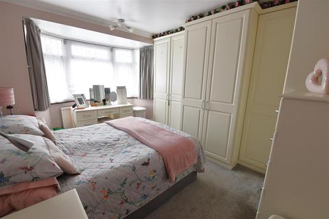 218 Belmont Road, Erith, DA8 1LG