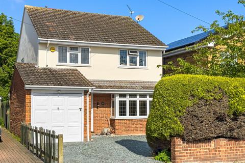 4 bedroom detached house for sale, Woodside Chase, Hockley SS5