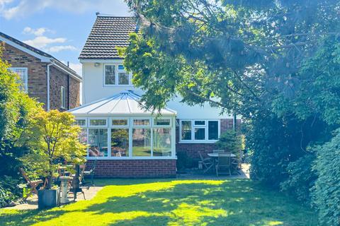 4 bedroom detached house for sale, Woodside Chase, Hockley SS5