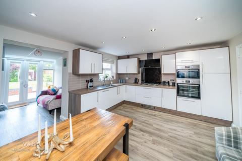 4 bedroom semi-detached house for sale, Lupin Drive, Cannock WS12