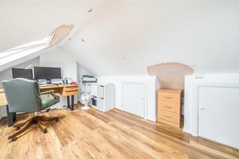 77 Wolsey Drive, Kingston Upon Thames, KT2 5DP