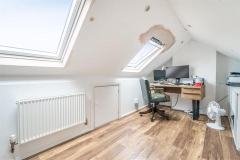 77 Wolsey Drive, Kingston Upon Thames, KT2 5DP