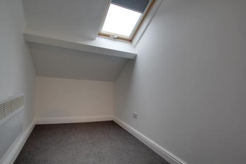 2 bedroom flat to rent, Wolverhampton Street, Dudley