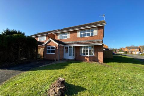 4 bedroom detached house to rent, Saxon Close, Stratford-upon-Avon