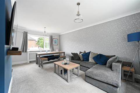 83 Ravenscroft Crescent, Sheffield, S13 8PR