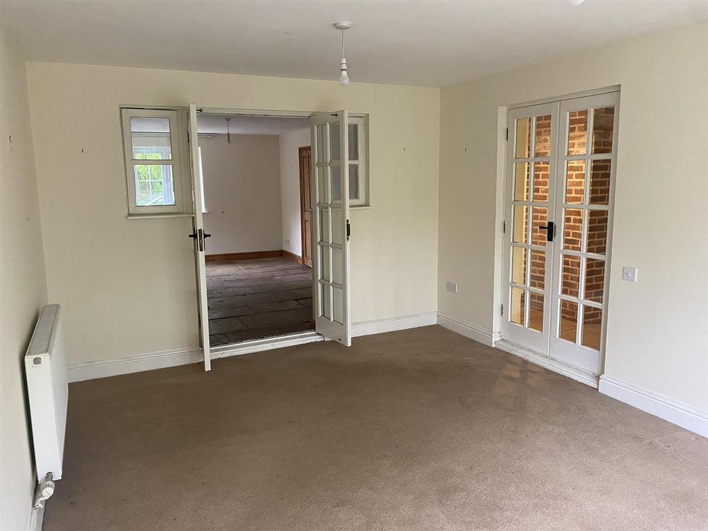 Orford 4 bed detached house to rent £1,400 pcm (£323 pw)