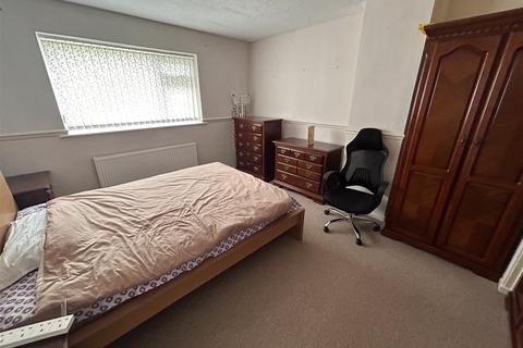 3 bedroom end of terrace house to rent, Peach Ley Road, Birmingham