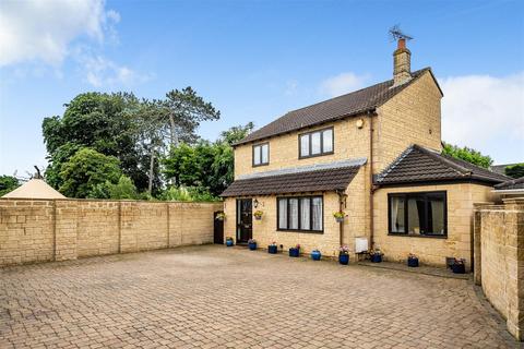 4 bedroom detached house for sale, Kilverts Close, Chippenham