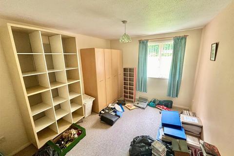 2 bedroom flat for sale, Southmead, Chippenham
