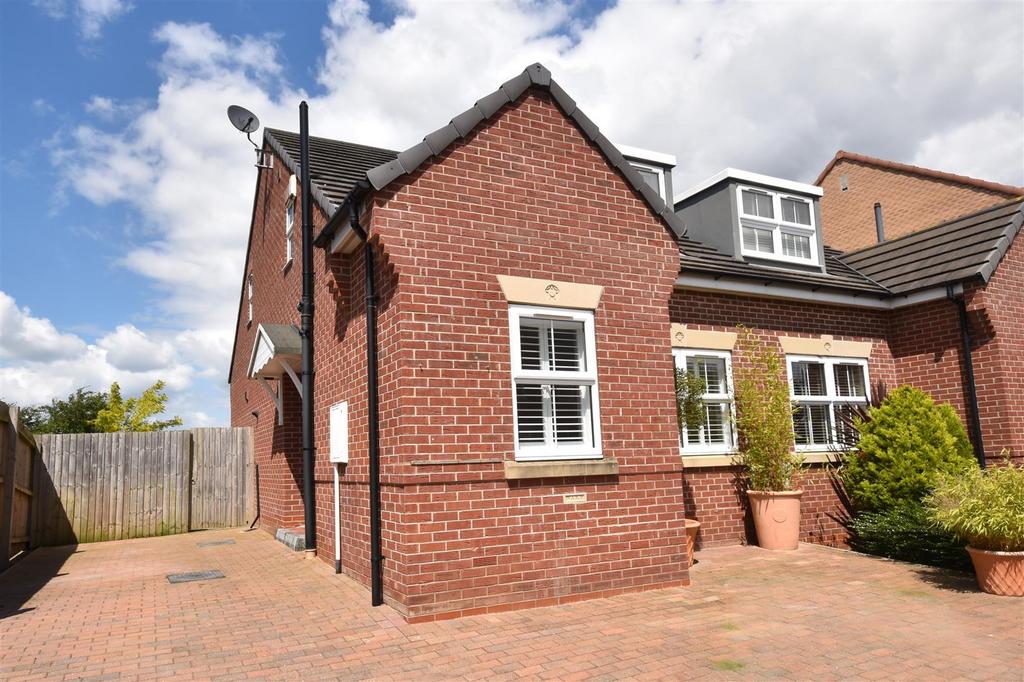 Banks Close, Goole 3 bed semidetached bungalow for sale £225,000