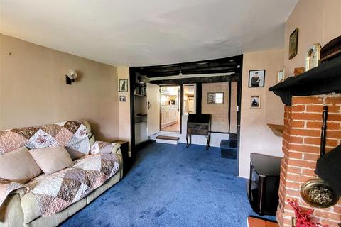 2 bedroom cottage for sale, CHAIN FREE cottage with Parking - High Street, Puckeridge
