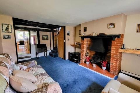 2 bedroom cottage for sale, CHAIN FREE cottage with Parking - High Street, Puckeridge