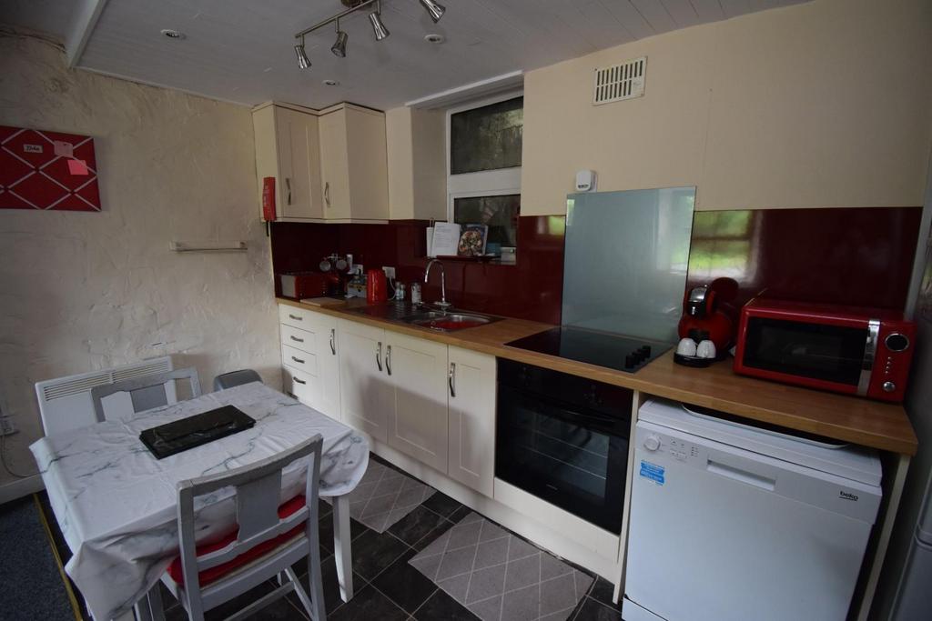 Kitchen Area.JPG