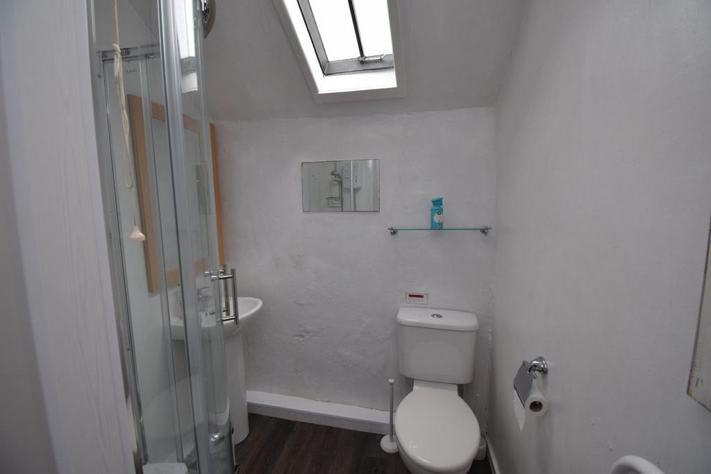 Bathroom.JPG