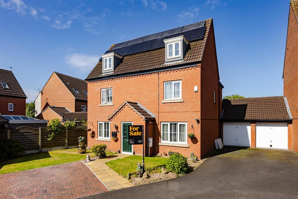 Saffre Close, Winterton 5 bed detached house for sale £300,000