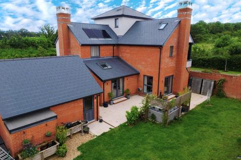5 bedroom detached house for sale, Meadows Grove