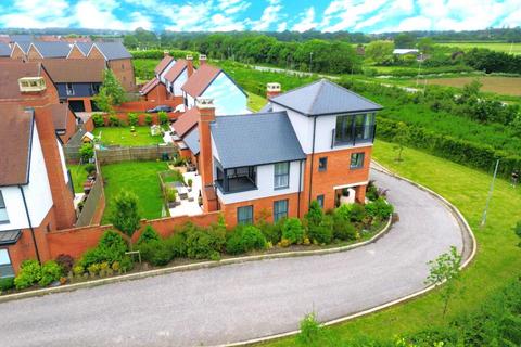 5 bedroom detached house for sale, Meadows Grove