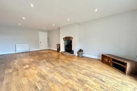 4 bedroom cottage for sale, Main Street, Hillam, Leeds